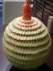 スイカの彫り物