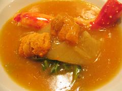 タラバ蟹、うに、フカヒレ、上海蟹味噌スープ