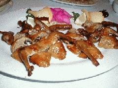 脆皮焼乳鴿